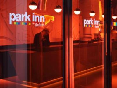 Park By Radisson Hotel Lovaina